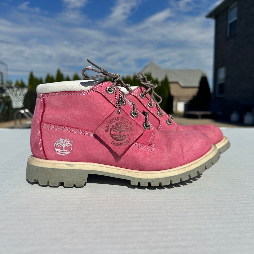 Timberland Women’s Pink Leather Waterproof Chukka Boots Size 7